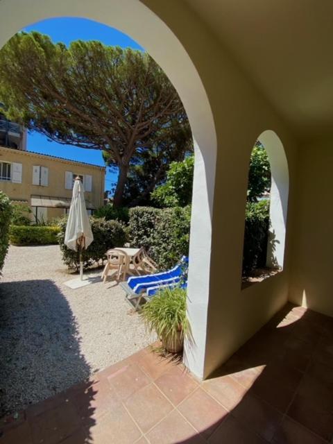 Hotel Beau Rivage Le Lavandou Exteriör bild