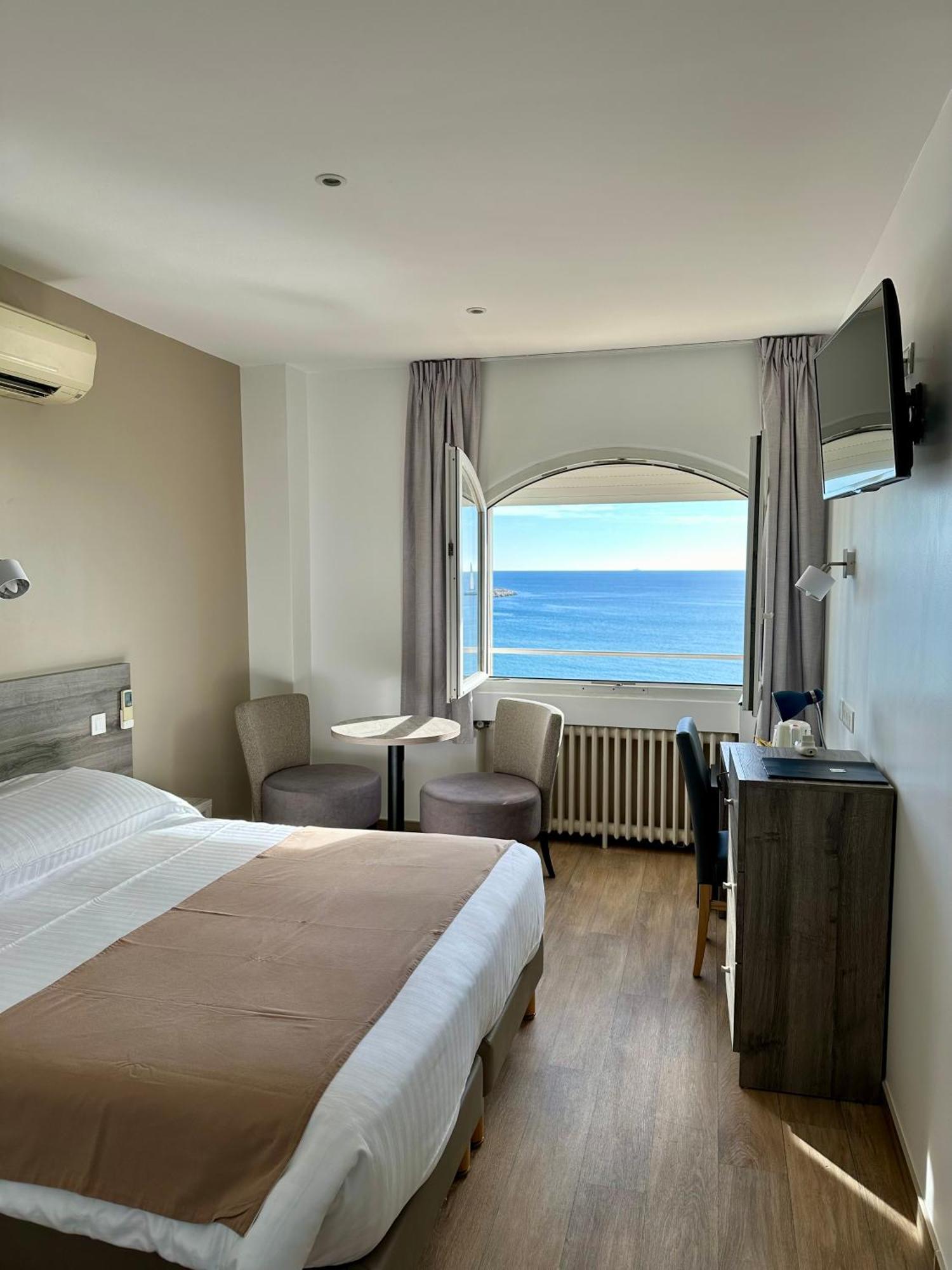 Hotel Beau Rivage Le Lavandou Exteriör bild
