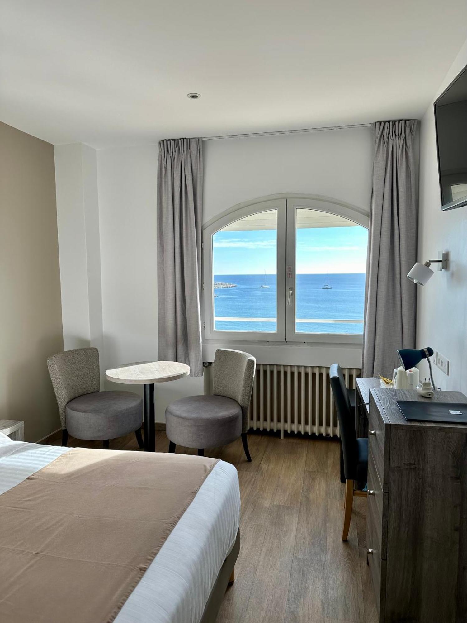 Hotel Beau Rivage Le Lavandou Exteriör bild