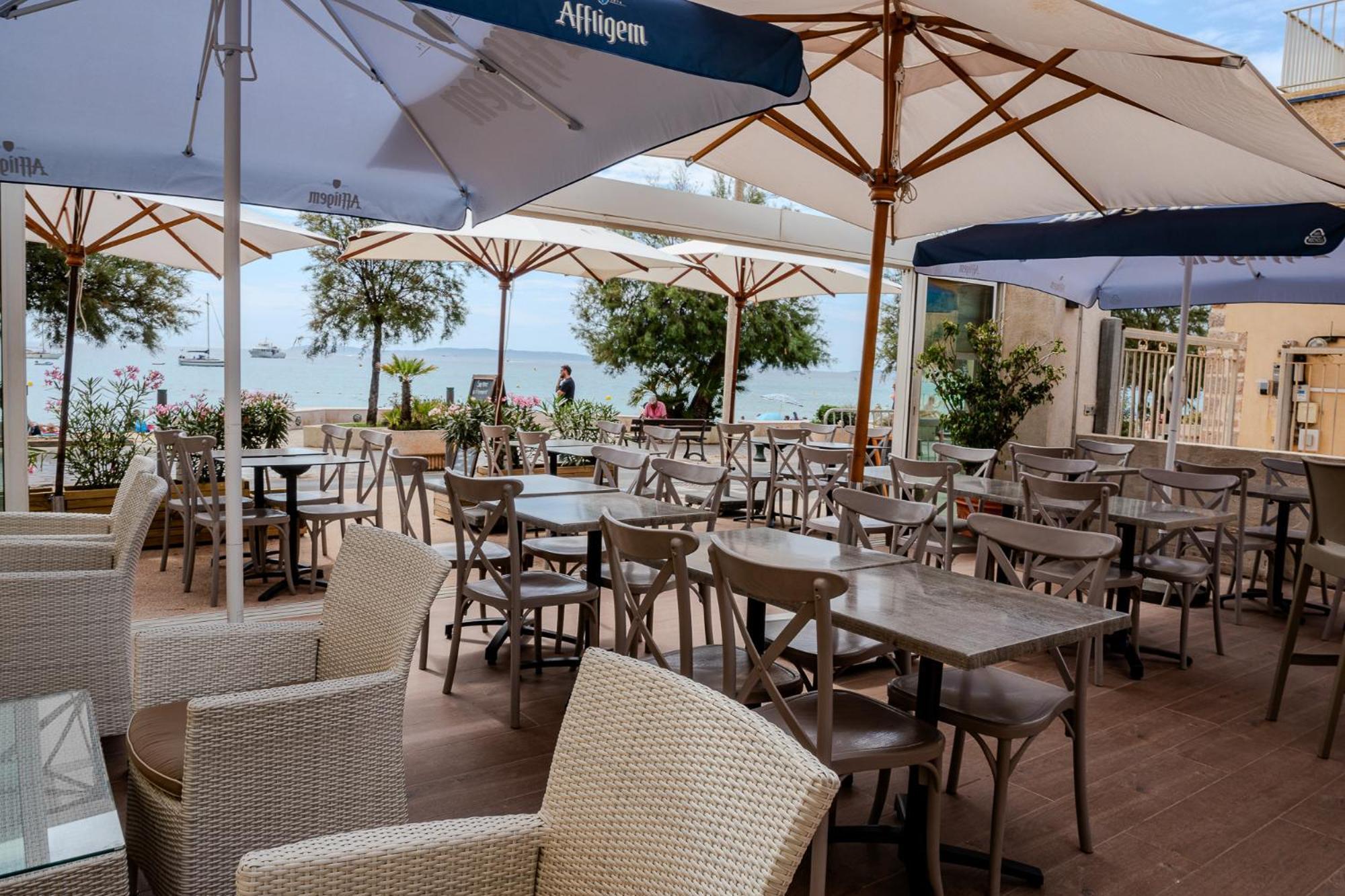 Hotel Beau Rivage Le Lavandou Exteriör bild