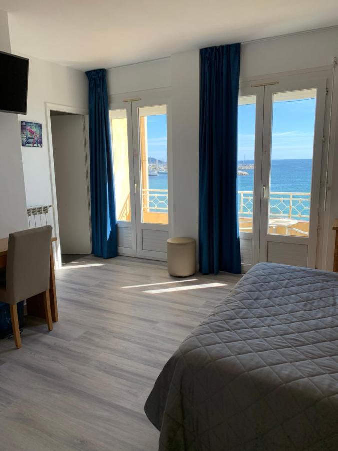 Hotel Beau Rivage Le Lavandou Exteriör bild