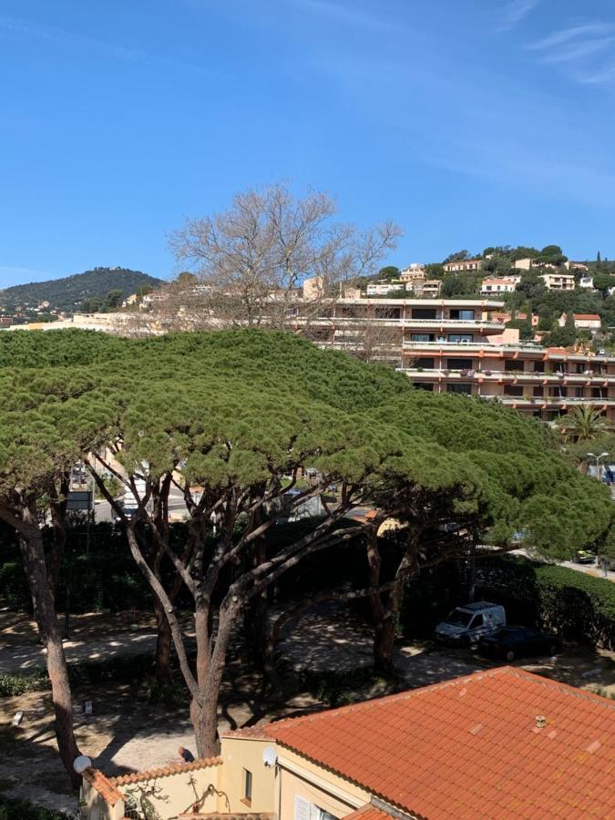 Hotel Beau Rivage Le Lavandou Exteriör bild